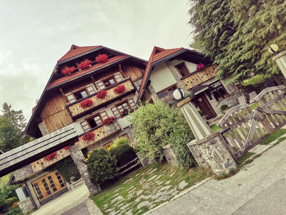 Apartma Alpski Vrt Vojsko Exteriör bild